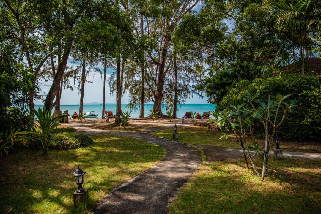 Anahata Resort Lipa Noi Exterior foto